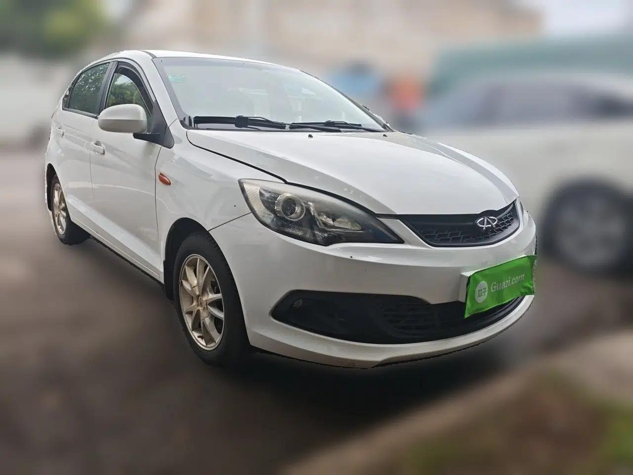 Chery Fengyun 2 2013 Hatchback 1.5L Manual Ruiyi Edition — миниатюра 3