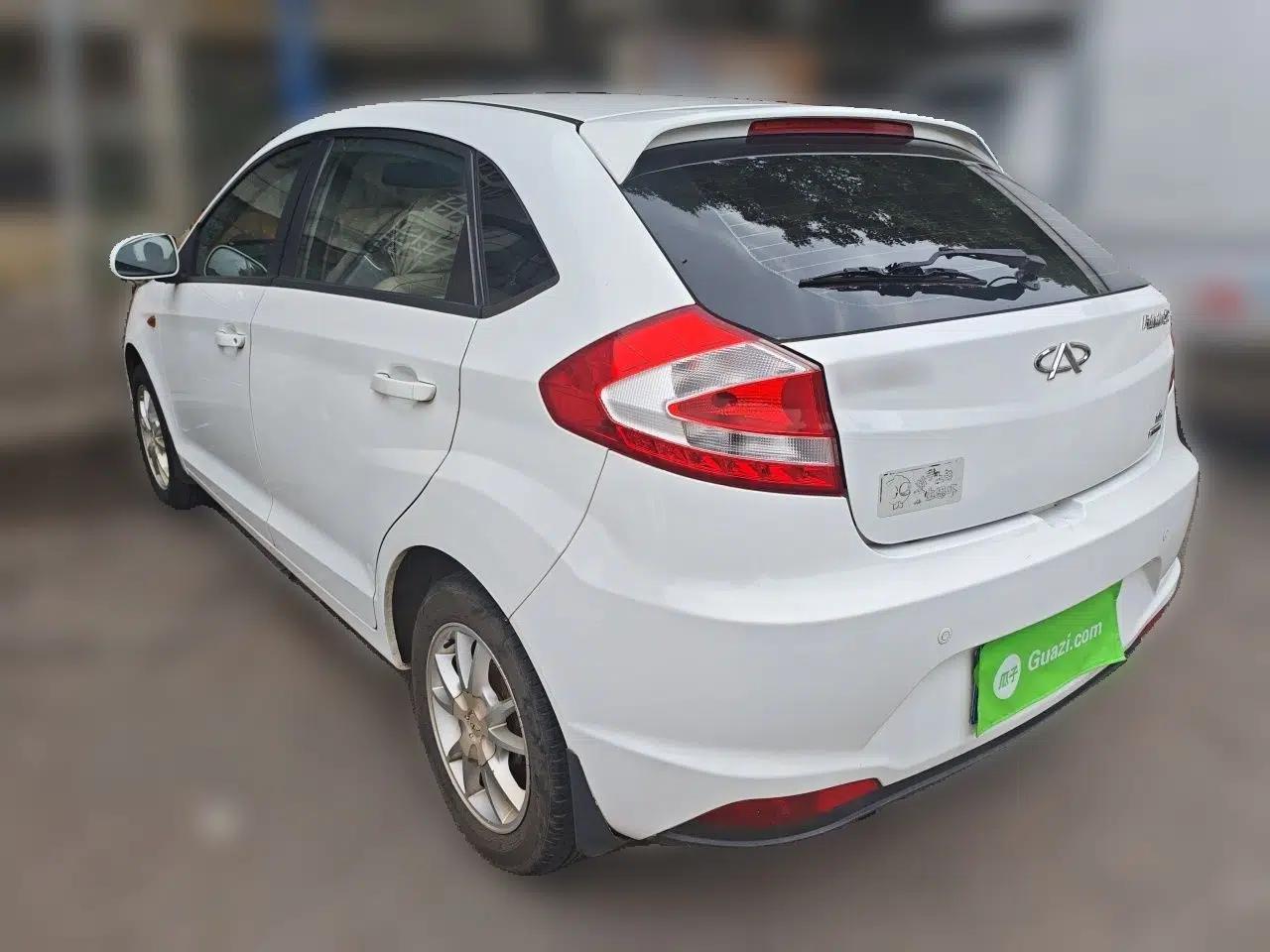 Chery Fengyun 2 2013 Hatchback 1.5L Manual Ruiyi Edition — миниатюра 4