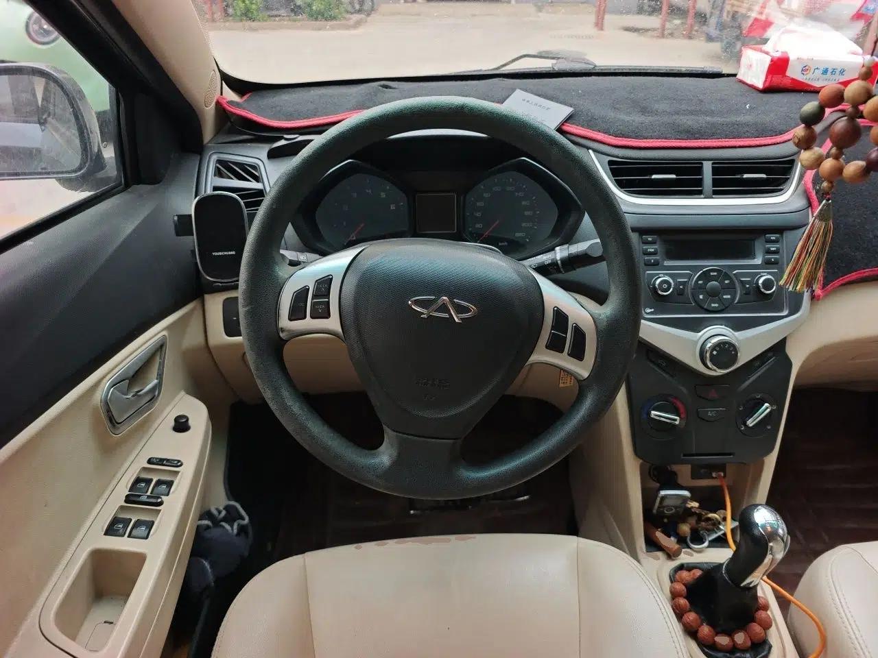 Chery Fengyun 2 2013 Hatchback 1.5L Manual Ruiyi Edition — миниатюра 11