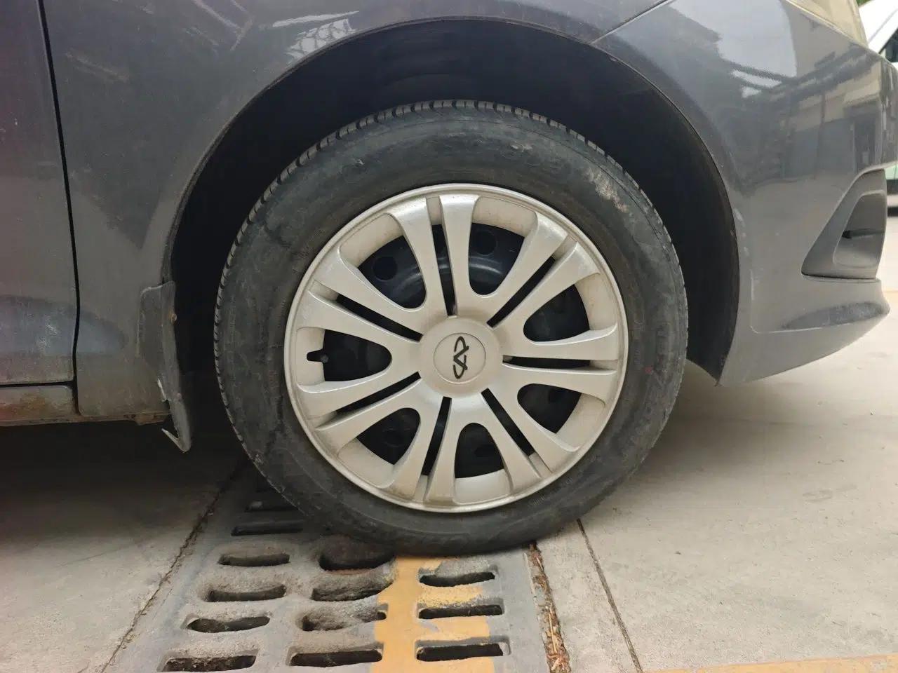 Chery Fengyun 2 2013 Hatchback 1.5L Manual Ruiyi Edition — миниатюра 8