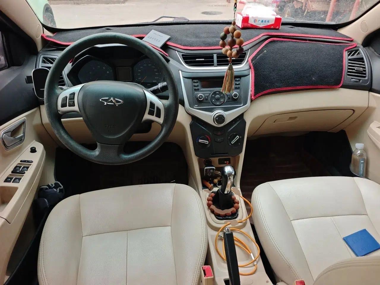 Chery Fengyun 2 2013 Hatchback 1.5L Manual Ruiyi Edition — миниатюра 10