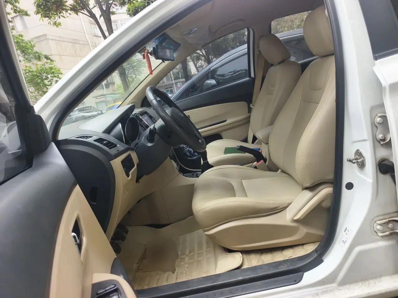 Chery E3 2015 1.5L Manual ZhiShang Model — миниатюра 16