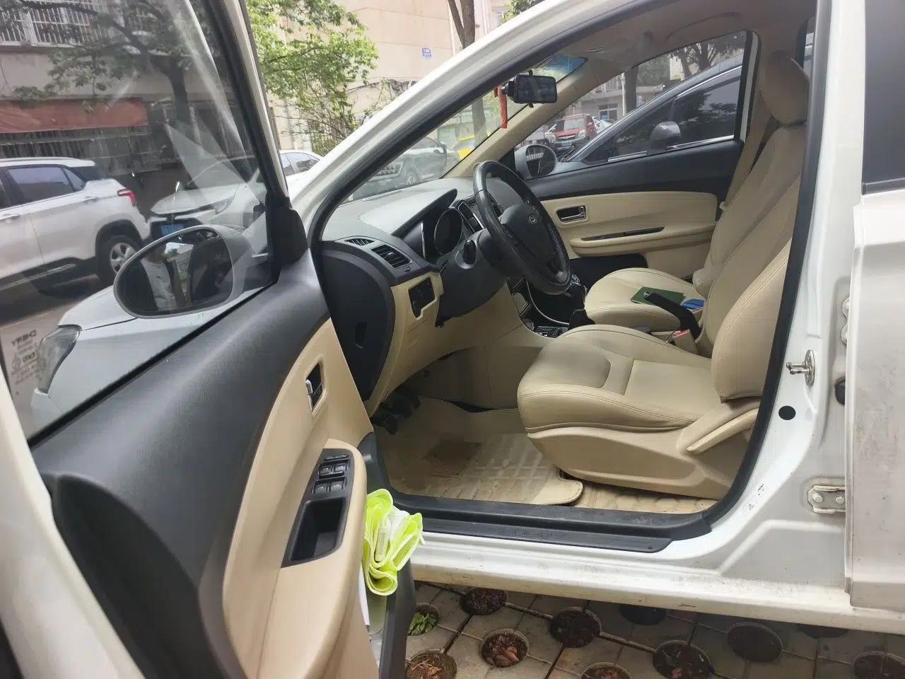 Chery E3 2015 1.5L Manual ZhiShang Model — миниатюра 17