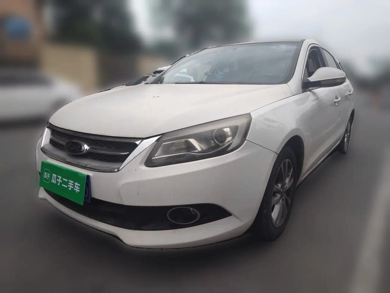 Chery Arrizo 7 2015 1.6L Manual ZhiShang Edition — миниатюра 1