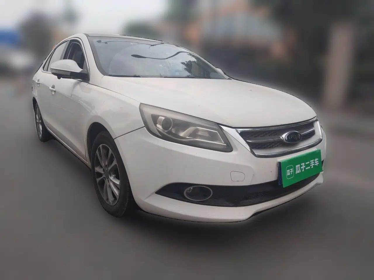 Chery Arrizo 7 2015 1.6L Manual ZhiShang Edition — миниатюра 3