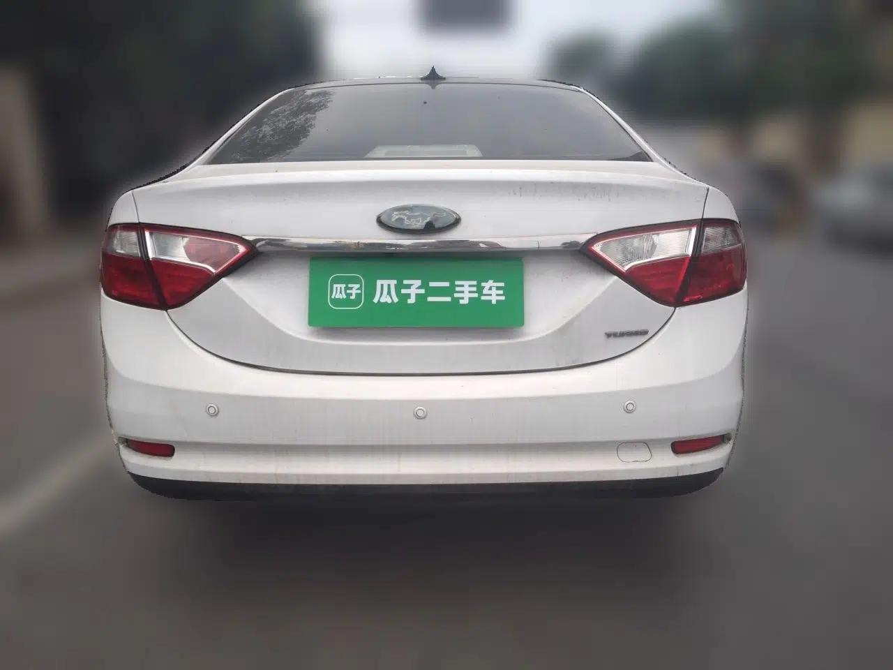 Chery Arrizo 7 2015 1.6L Manual ZhiShang Edition — миниатюра 5
