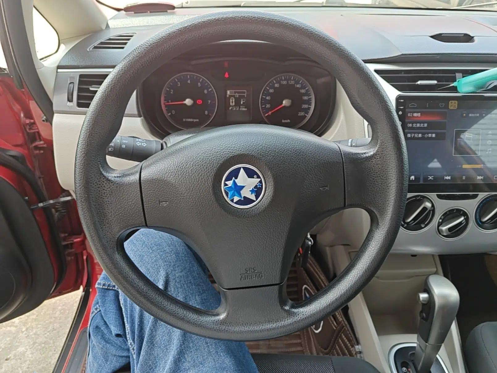 Venucia R50 2016 1.6L Automatic Elite Edition — миниатюра 14