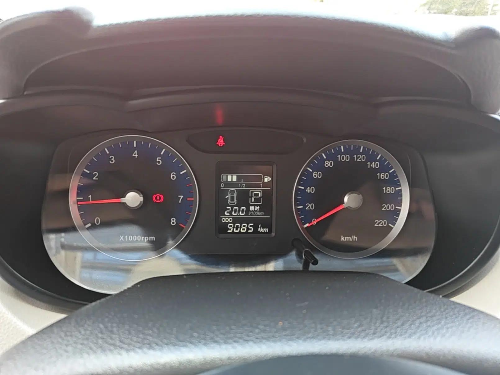 Venucia R50 2016 1.6L Automatic Elite Edition — миниатюра 15