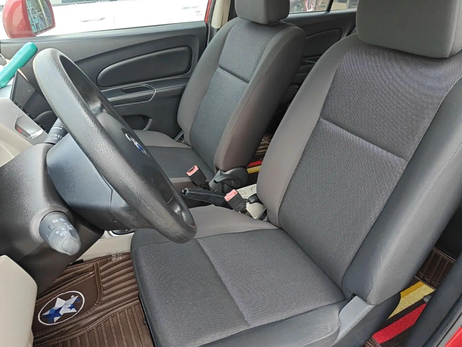 Venucia R50 2016 1.6L Automatic Elite Edition — миниатюра 18