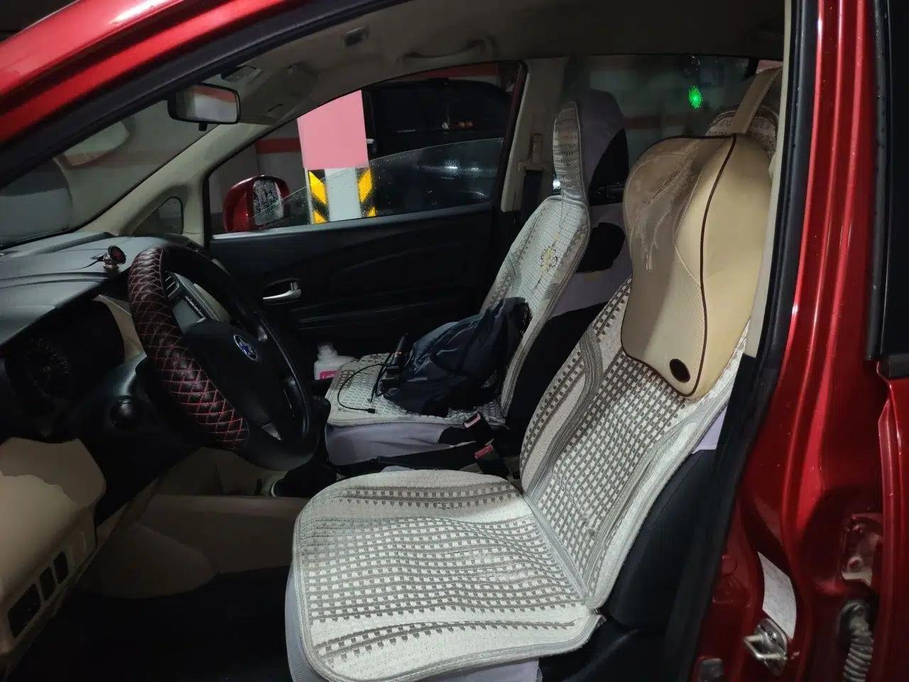 Venucia R50 2013 1.6L Manual Fashion Edition — миниатюра 16