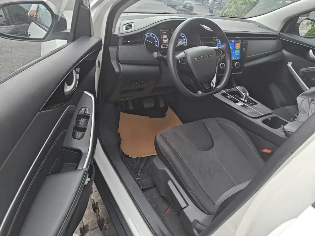 Venucia D60EV 2023 PLUS Comfort Edition SI Model — миниатюра 19