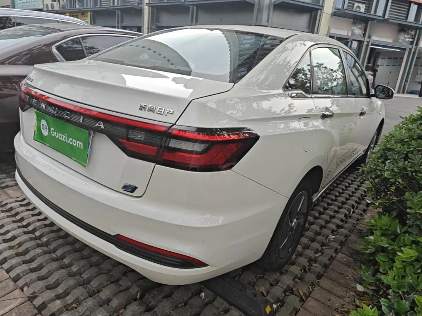 Venucia D60EV 2023 PLUS Comfort Edition SI Model — миниатюра 6