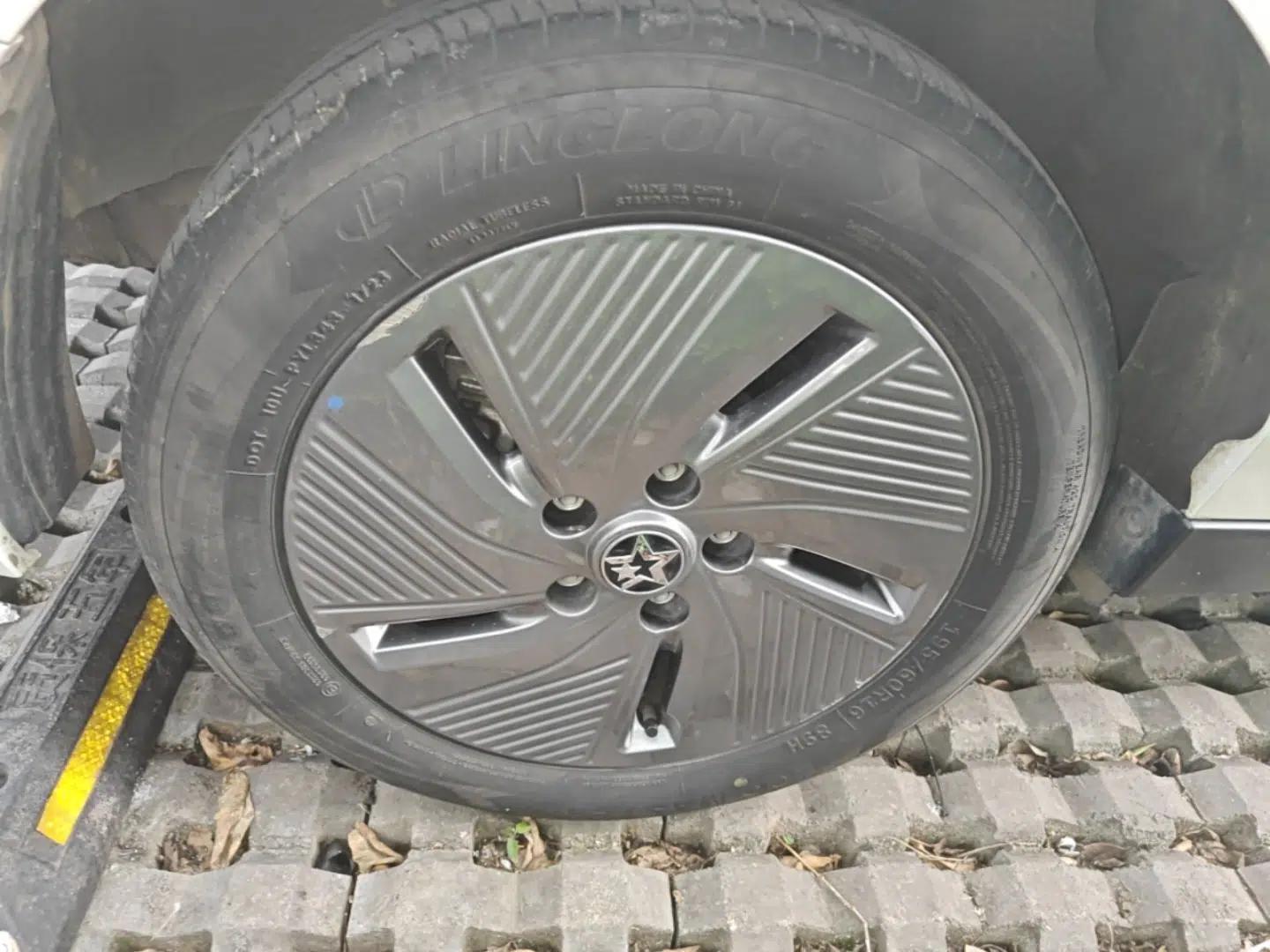 Venucia D60EV 2023 PLUS Comfort Edition SI Model — миниатюра 10