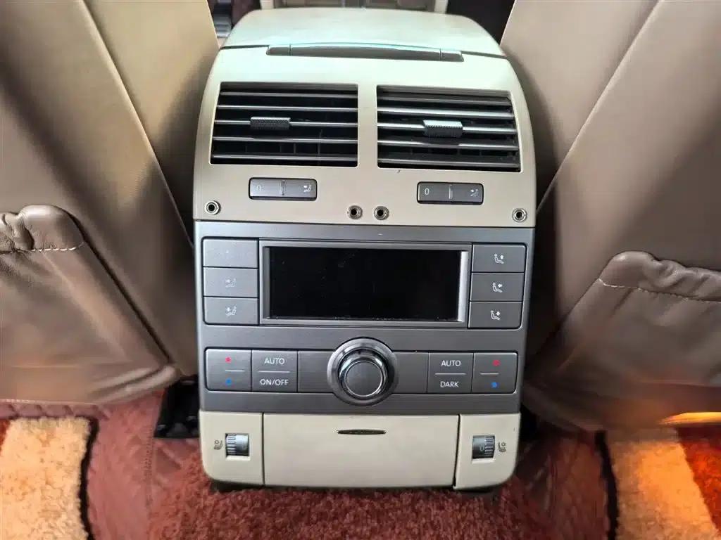 Phaeton 2015 4.2L Luxury Edition — миниатюра 12