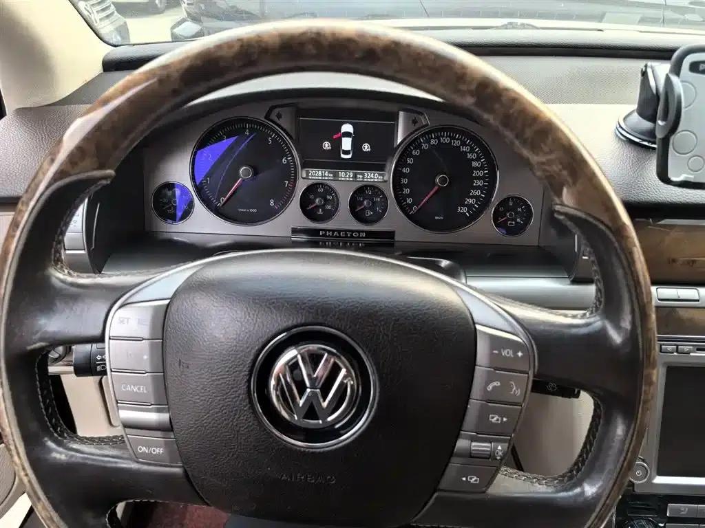 Phaeton 2015 4.2L Luxury Edition — миниатюра 15
