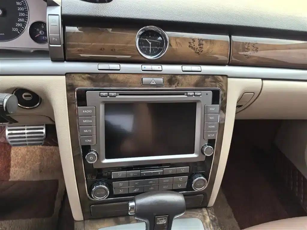 Phaeton 2015 4.2L Luxury Edition — миниатюра 16