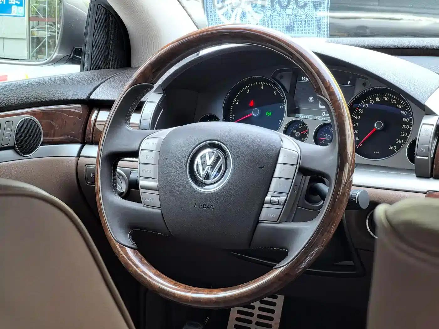 Phaeton 2012 3.0L Business Edition — миниатюра 16