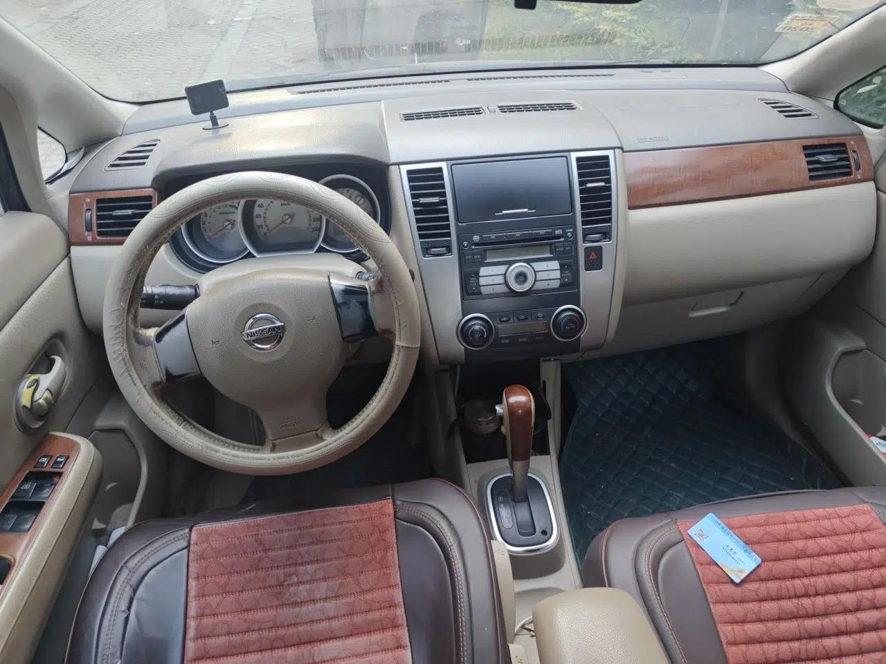 Nissan Tiida Sedan 2008 1.6L Automatic Smart Version — миниатюра 10