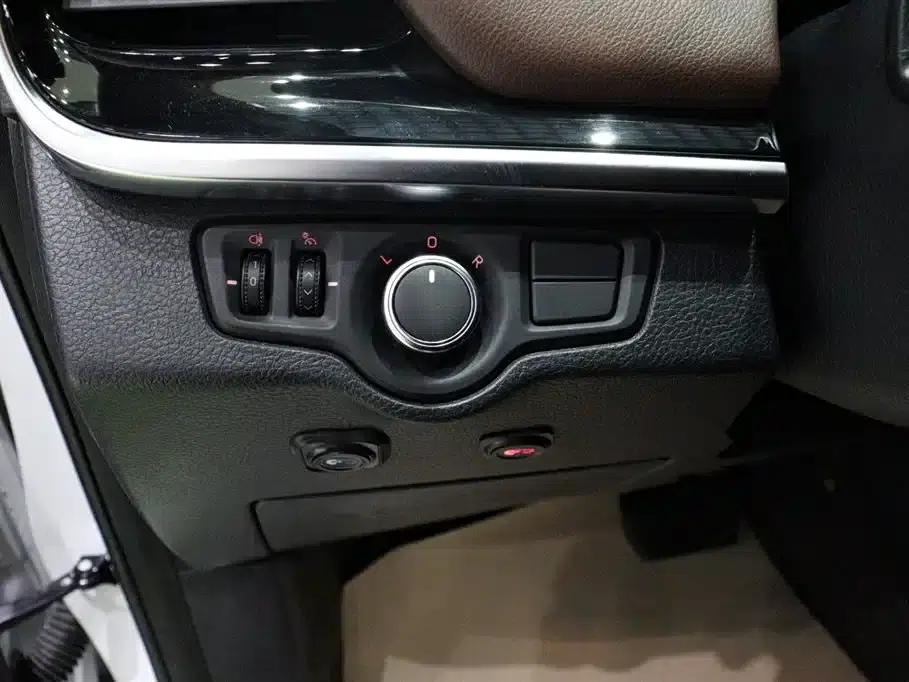 Maxus G20 2021 PLUS 2.0T Gasoline Automatic Luxury Edition — миниатюра 24