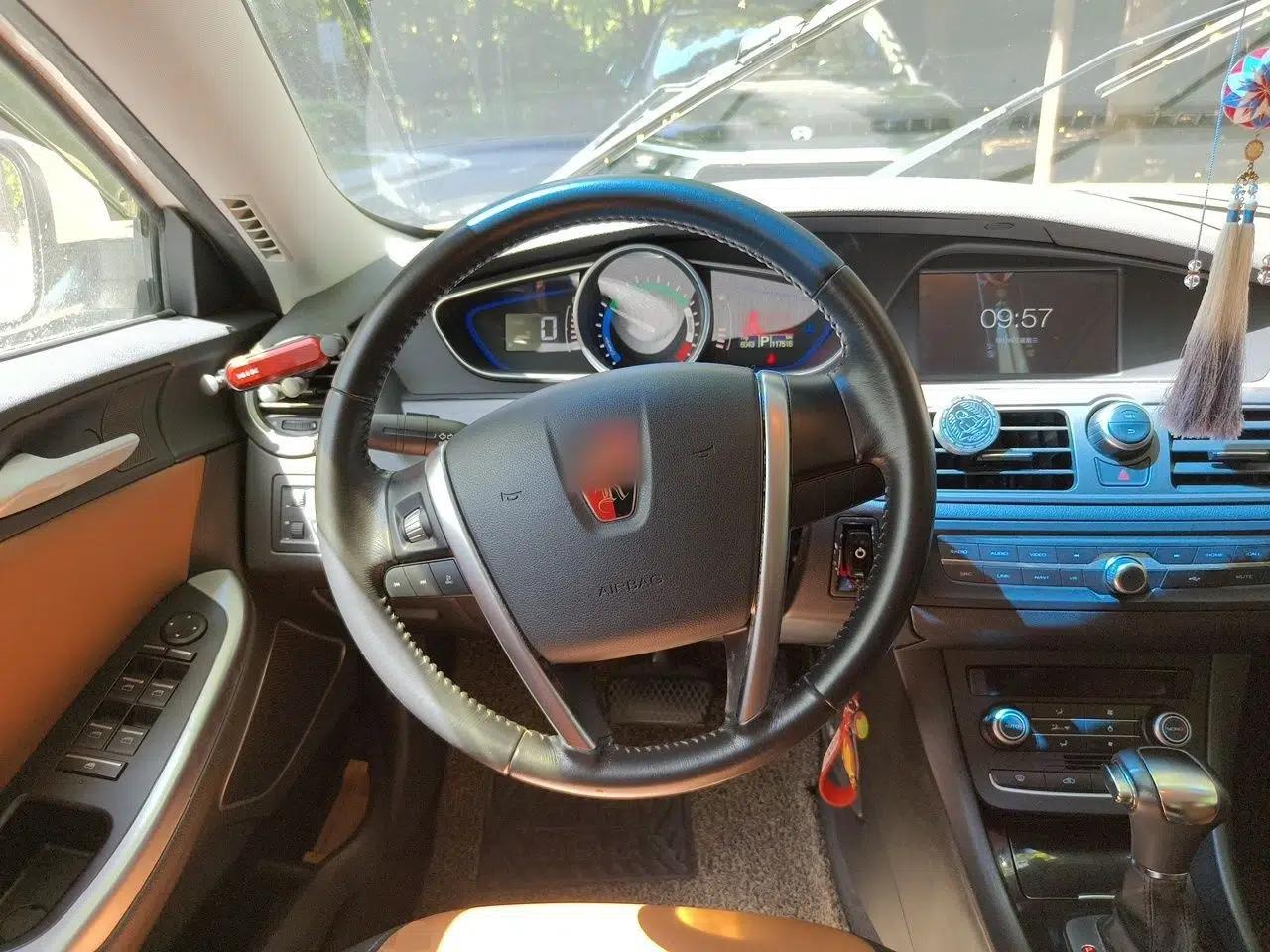 Roewe e550 2016 Deluxe Edition — миниатюра 11