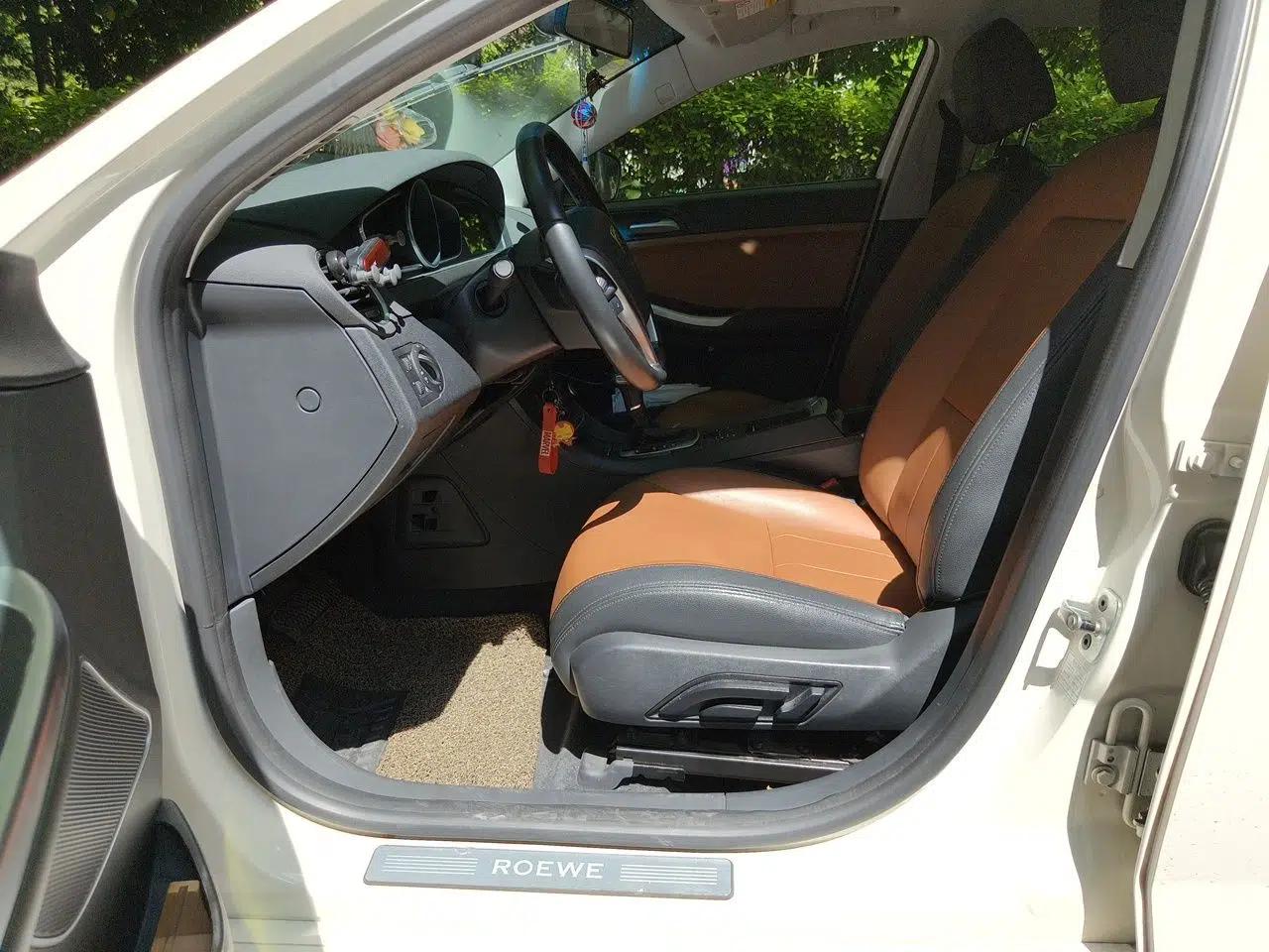 Roewe e550 2016 Deluxe Edition — миниатюра 16