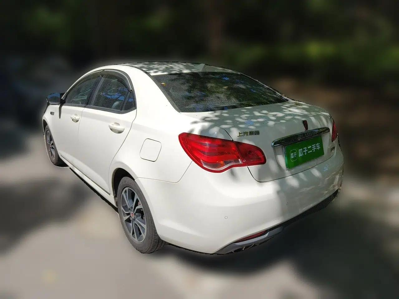 Roewe e550 2016 Deluxe Edition — миниатюра 4