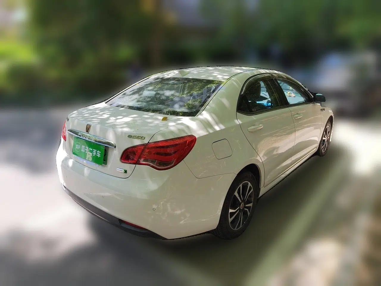 Roewe e550 2016 Deluxe Edition — миниатюра 6