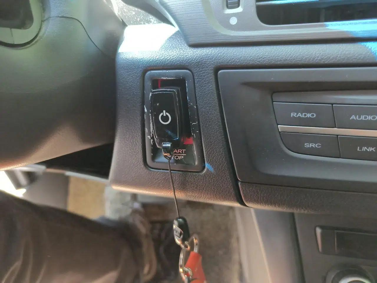 Roewe e550 2016 Deluxe Edition — миниатюра 9