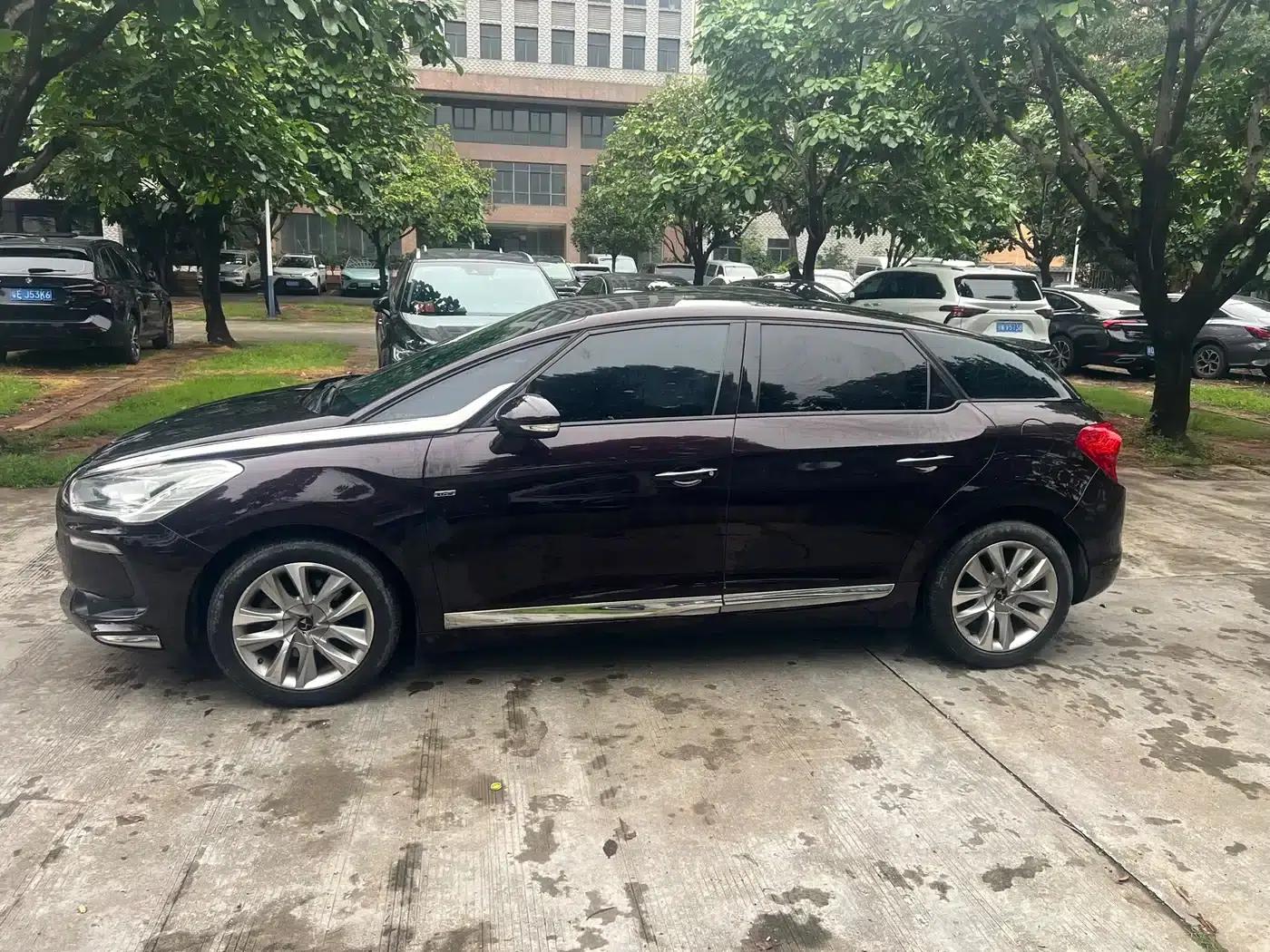DS 5 2014 1.6T Luxury Edition THP160 — миниатюра 4