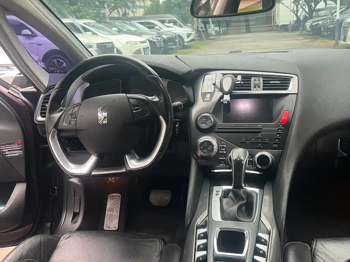 DS 5 2014 1.6T Luxury Edition THP160 — миниатюра 7