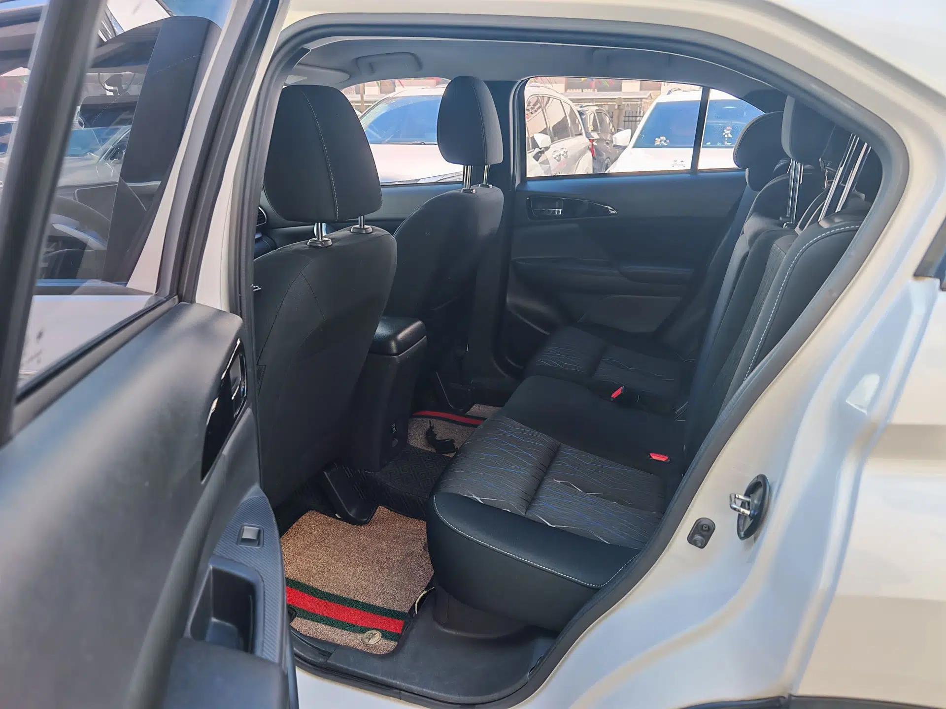 Mitsubishi Eclipse Cross 2019 1.5T CVT Two-Wheel Drive Fearless Edition China VI Standard — миниатюра 9