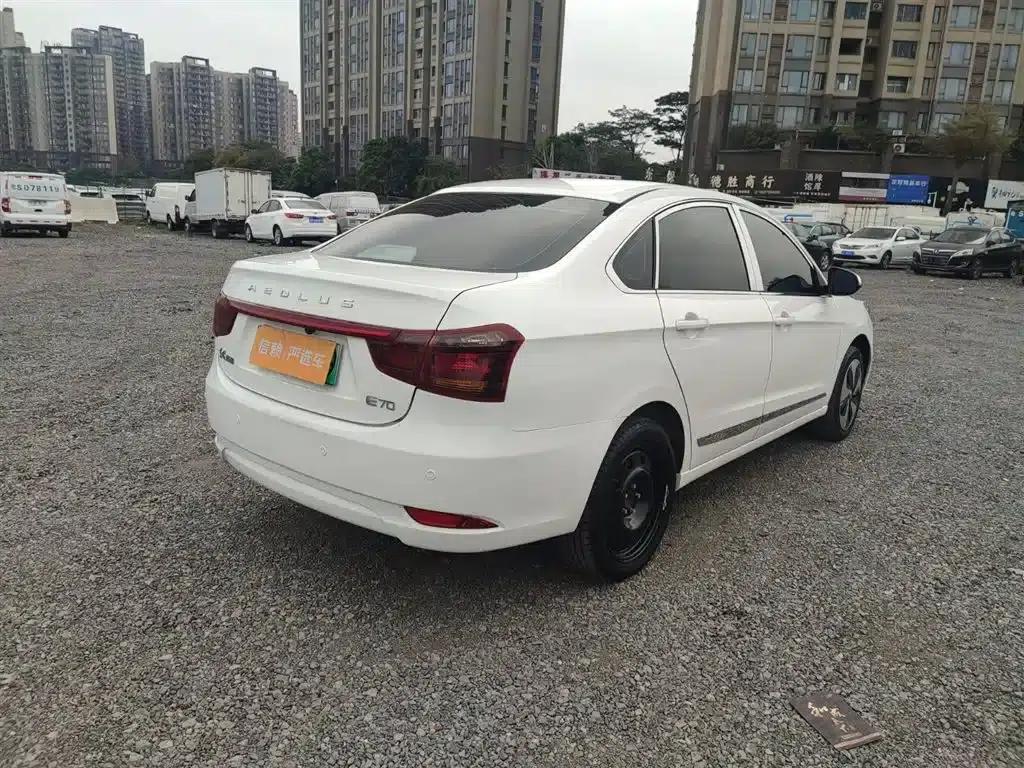Dongfeng Fengshen E70 2022 500 PLUS Super Enjoy Edition — миниатюра 7