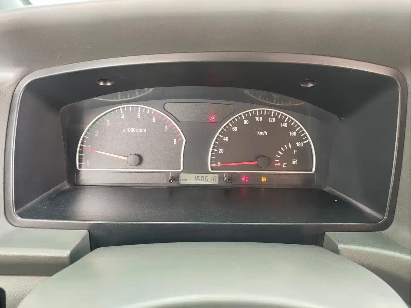 Shuai Ke 2014 1.5L Manual Standard 7-Seater (National V Emission Standard) — миниатюра 7