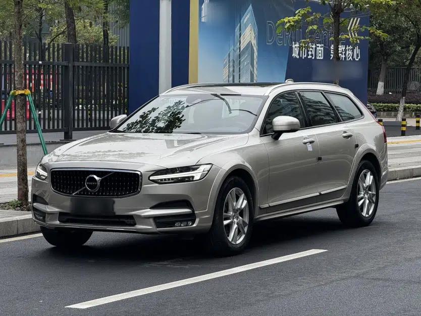 Volvo V90 2019 Cross Country T5 AWD Smart Range Version China V Standard — миниатюра 1