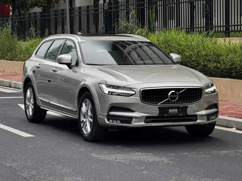Volvo V90 2019 Cross Country T5 AWD Smart Range Version China V Standard — миниатюра 6
