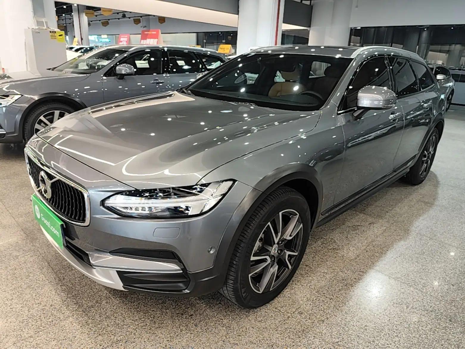 Volvo V90 2017 Cross Country T5 AWD Smart Range Edition — миниатюра 1