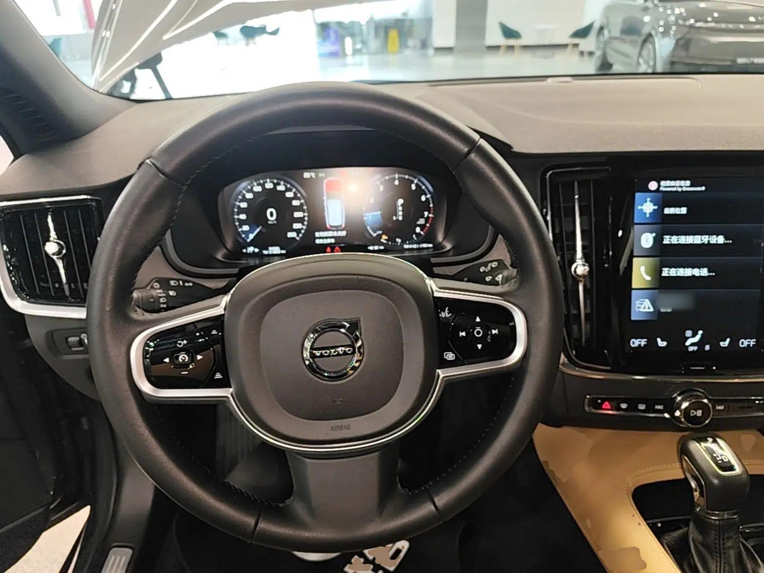 Volvo V90 2017 Cross Country T5 AWD Smart Range Edition — миниатюра 14