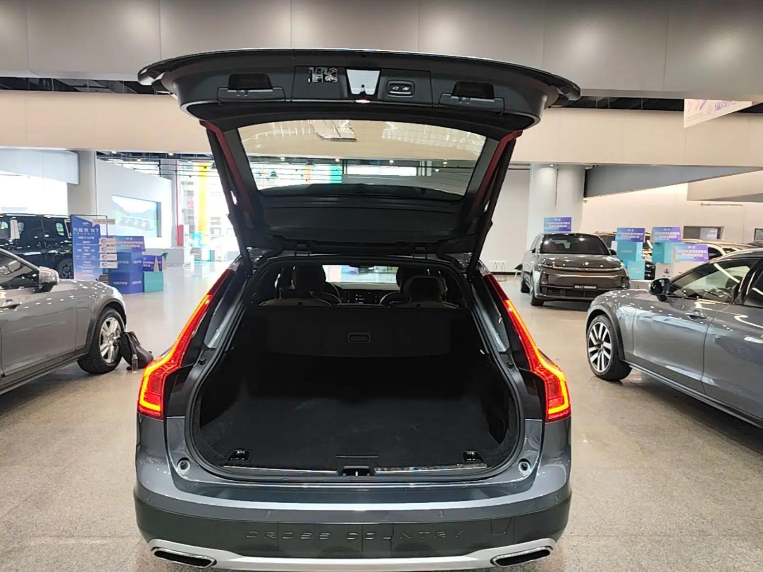 Volvo V90 2017 Cross Country T5 AWD Smart Range Edition — миниатюра 22