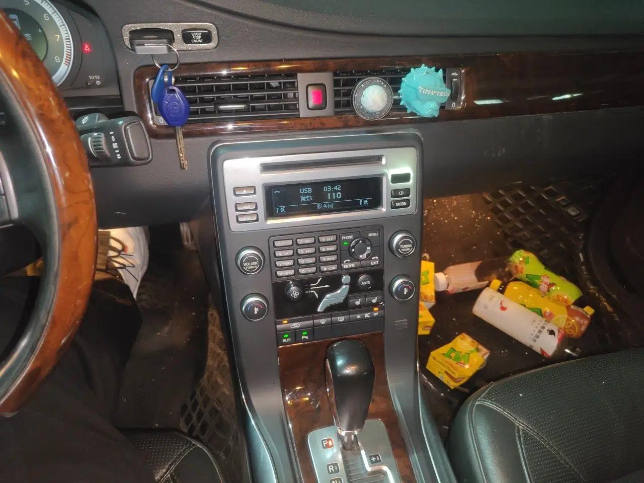 Volvo S80L 2011 2.0T ZhiZun Edition — миниатюра 14