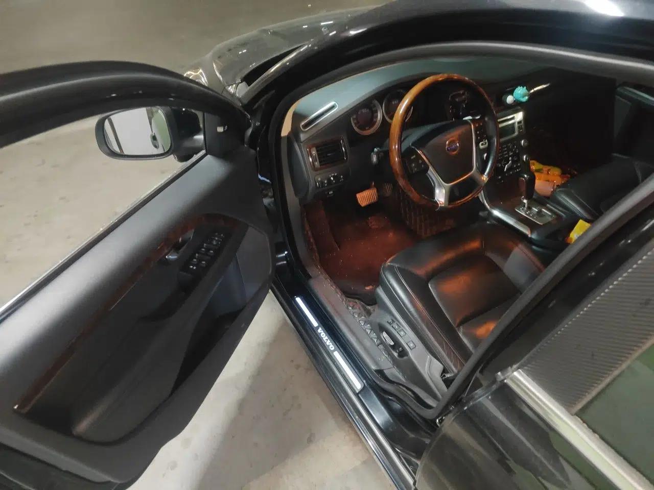 Volvo S80L 2011 2.0T ZhiZun Edition — миниатюра 17