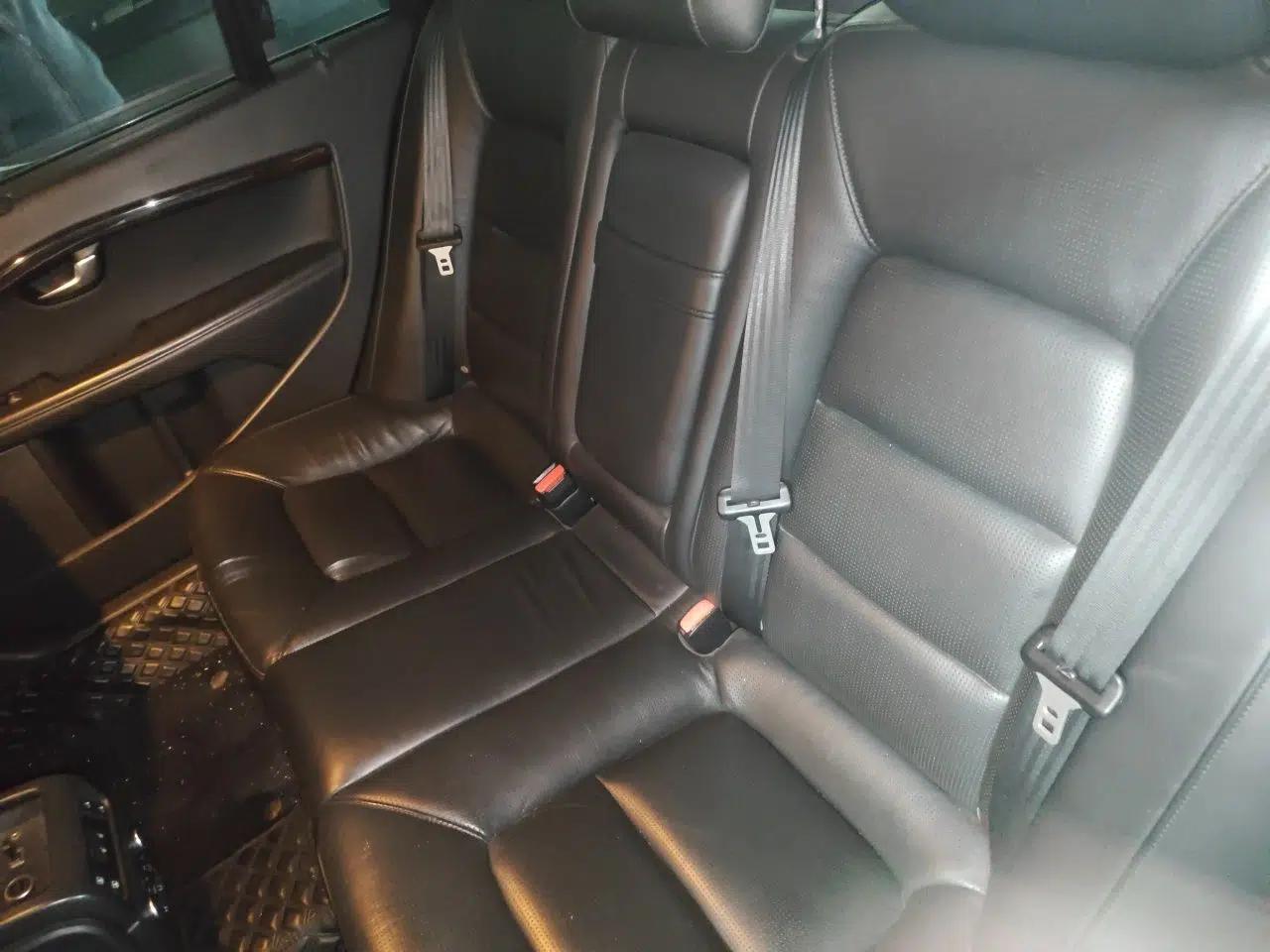 Volvo S80L 2011 2.0T ZhiZun Edition — миниатюра 18