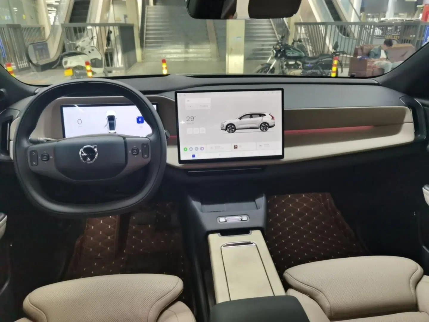 Volvo XC70 Plug-in Hybrid 2026 Model Four-Wheel Drive Long-Range Ultra — миниатюра 12