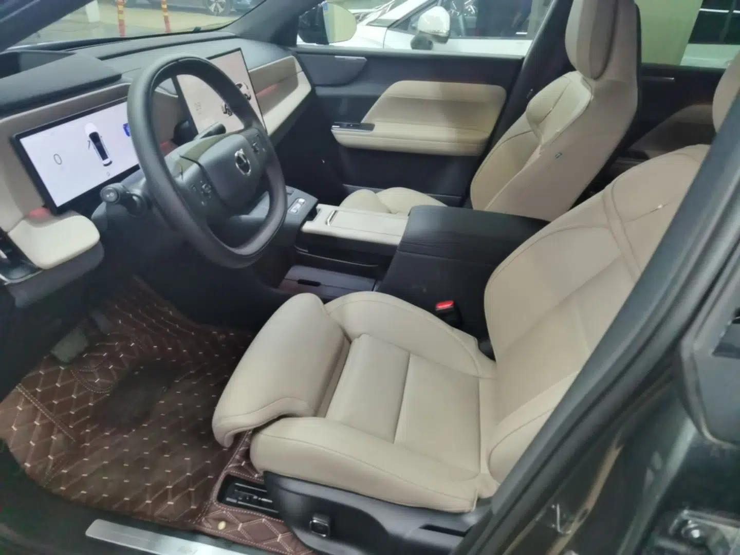 Volvo XC70 Plug-in Hybrid 2026 Model Four-Wheel Drive Long-Range Ultra — миниатюра 17