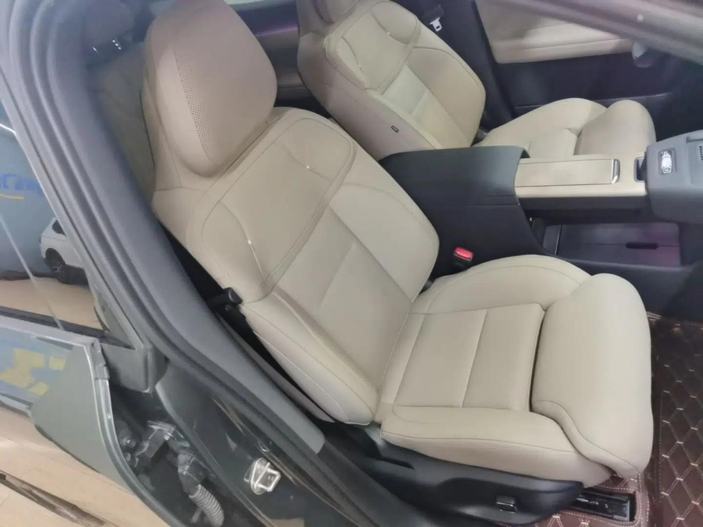 Volvo XC70 Plug-in Hybrid 2026 Model Four-Wheel Drive Long-Range Ultra — миниатюра 23