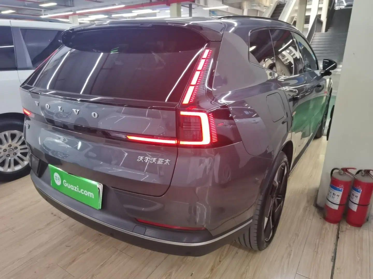 Volvo XC70 Plug-in Hybrid 2026 Model Four-Wheel Drive Long-Range Ultra — миниатюра 4