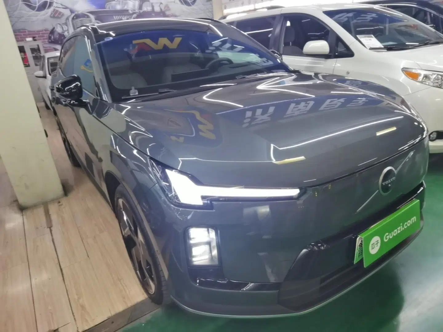 Volvo XC70 Plug-in Hybrid 2026 Model Four-Wheel Drive Long-Range Ultra — миниатюра 6