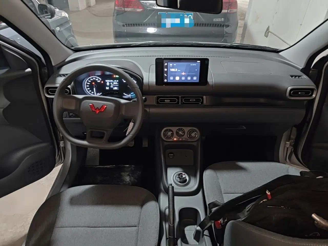 Wuling Hongguang New Energy 2024 All-Electric Model 300KM Standard Version — миниатюра 12