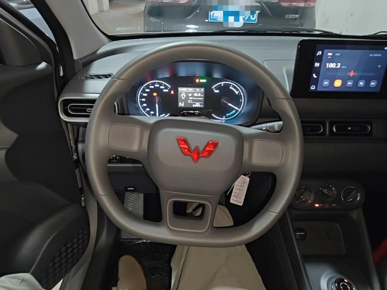Wuling Hongguang New Energy 2024 All-Electric Model 300KM Standard Version — миниатюра 13