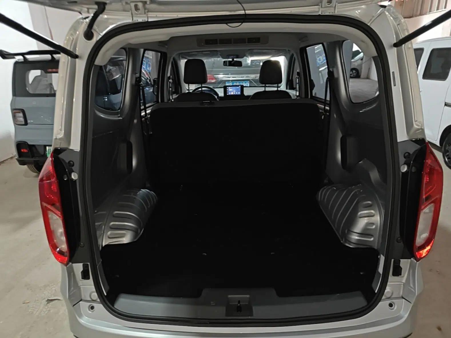 Wuling Hongguang New Energy 2024 All-Electric Model 300KM Standard Version — миниатюра 21