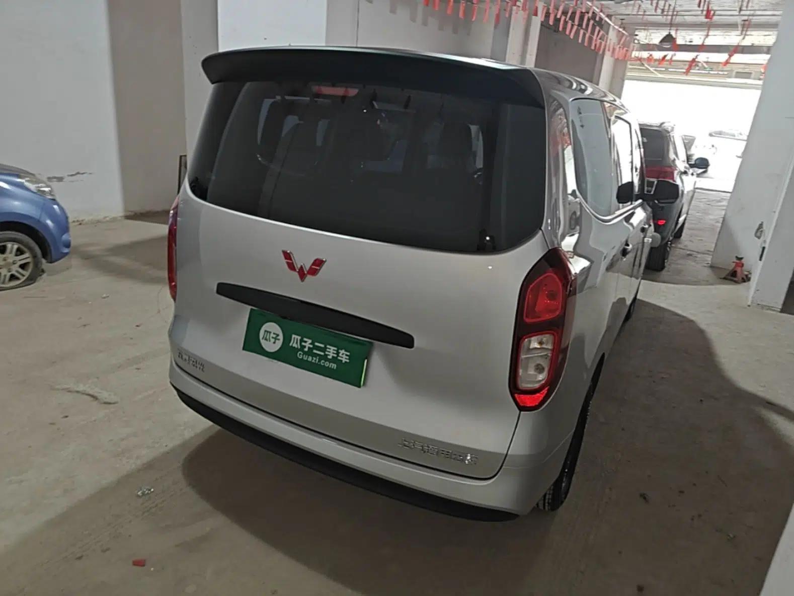 Wuling Hongguang New Energy 2024 All-Electric Model 300KM Standard Version — миниатюра 4